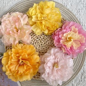 最新のフレンチスタイルの牡丹の花の頭の結婚式のさまざまな色のオプションがカスタムロゴをサポートしています