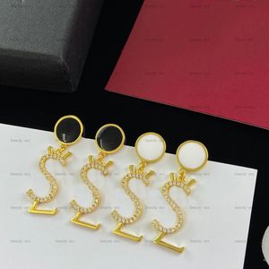 Brincô de Diamond Stud para mulher Jóias de luxo Jóias de ouro Brincho de ouro com caixa Simples y Earings hoops charme panor