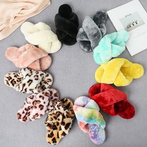 Slipper Kids Winter Those для девочек -пушистых тапочек открытые ноги в квартире для малышей девочки -леопардовые пушистые горки 230105