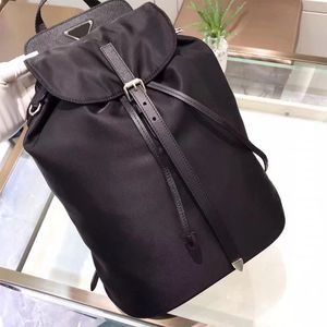Kvinnors ryggsäck skolväskor modedesigner väska handväska plånbok stor kapacitet bagagepåse lyx män ryggsäckar nylon rygg packar totes crossbody