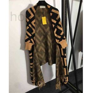 Kvinnors dike rockar mode kvinnor designer ull stickad cape sjal randig jacquard tassel midi coat cchen märke dubbel f ​​brev flickor kläder vinter lös 05bj