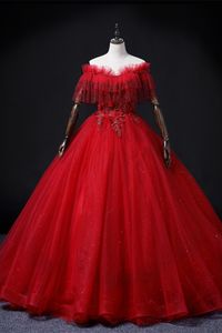 Red Ruffled Theme Costume Rococo Lace Beading Court Ball Gown Medieval Dress Renaissance Princess Royal Victoria kan anpassa storlek
