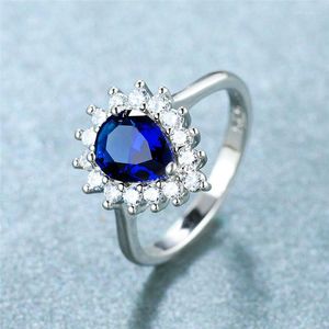 Bröllopsringar Pear Cut Royal Blue Stone For Women Silver Color Water Drop Vintage White Zircon Bands Mother Day Jewelry