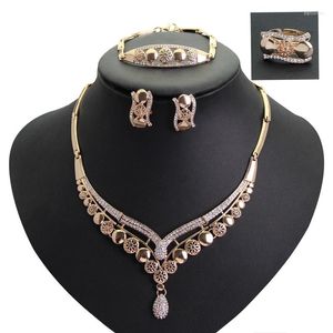 Brincos de colar Conjunto de 4 PCs/Set Ring Bracelet Jewelry Gold Gold Bated Zirconia Casamentos para Bridal Gifts