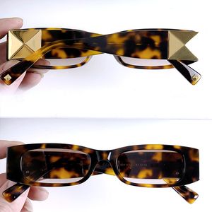 Tasarımcı Kadın Güneş Gözlüğü VA4105 Moda Trend Dikdörtgen Oval Plaka Siyah ve Beyaz Çizgili Çerçeve Erkek Gözlük Tasarımcıları Üst Isı Dalgası Güneş Gözlüğü Kutusu