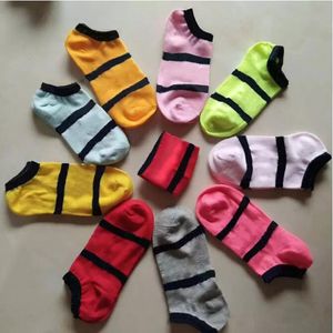 2pieces is one pair Multicolor Ankle Socks With Cardboad Tags Sports Cheerleaders Black pink Short Sock Girls Women Cotton Sports Skateboard Sneake