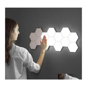 Lampada da parete Fashioni House Sensitive Splicing Induzione Lampade di illuminazione a LED Home El Touch Lights Esagonale Quantum Drop Delivery Garden Dheuc