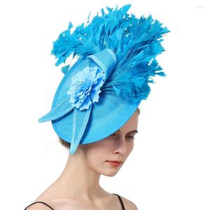 Stroiki imitacja Sinamay ślubna ozdoba do włosów dla kobiet Derby kościół kapelusz Fascinator Fashion Party czapka Chapeau nakrycia głowy z piór panna młoda