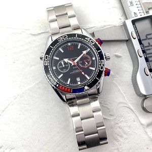 Zegarek dla mężczyzn 2024 NOWE ZWEDNIKÓW MENSOWYCH 40 mm pięć szwów Wszystkie wybieranie kwarcowych zegarek Top luksusowy marka chronograph zegar stalowy pasek mody ome