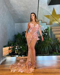 Vestidos de noite rosa sem mangas v pescoço oco 3d renda borboleta aplique lantejas de lantejoulas de fenda lateral brilhante do chão Celebrity Plus Size Bons Dress Dress