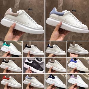 Designer kvinna sko l￤der sn￶rning upp m￤n modeplattform ￶verdimensionerade sneakers vita svarta m￤n kvinnor lyx sammet mocka casual skor chaussures de espadrilles m44