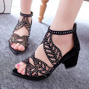 Dress Shoes 2023 Style Women Summer Hollow Out Faux Leather Rhinestones Thick Heel Zipper Sandals Eur