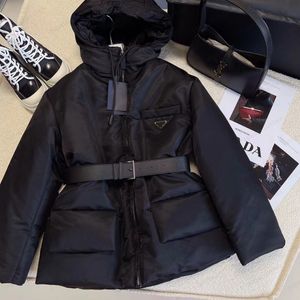 Kvinnorjackor Designer Parkas 22SS Puffer Jacket Zipper Parka Down Coat Windbreaker Warm Casual Top Female Coats