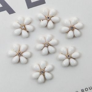 Wassertropfen Perle Blume Harz für Handyhülle DIY Ornamente Zubehör Rhein-Diamant Haarschmuck Schnalle Kleidung Schuh Großhandel