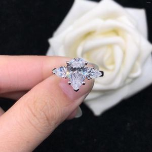 Klusterringar Sparking Water Drop 3CT Pear Cut Diamond Engagement Ring for Women Wedding Jewelry Solid Platinum 950 R145