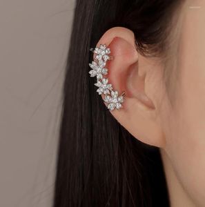 Backs Earrings White Flower Ear Bone Clip High-grade Petal Design Cherry Blossom Fashion Without Piercing Girl Chic Jewelry