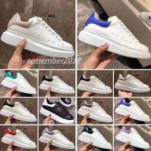 2023 Luxury Comfort Daily skateboardskor Kvinnor M￤n Vita l￤der sneakers Trendiga plattform Casual Walking Trainers 35-46 RE8