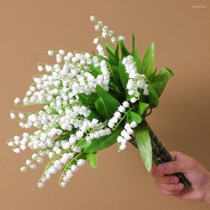 Dekorative Blumen, 3 Stück, weiße Maiglöckchen, künstliche grüne Blätter, künstliche Kunststoffblumen, kleiner frischer Blumenstrauß, Hausgarten, Hochzeit
