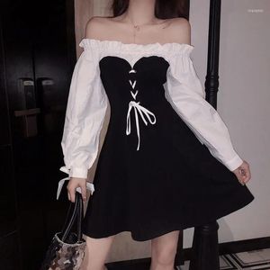 Abiti casual Donne Slash Neck Ruffles Gohitc Mini Dress 2023 Lady Black White Plus Size Up-Up Sleeve Empire Party 4xl 4xl