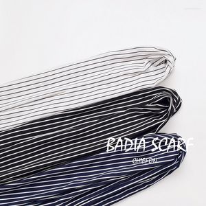 Szaliki 10pcs/Lot Women Stripe Szyfonowa szalik Hidżab Wysokiej jakości kwiatowy muzułmański bąbel