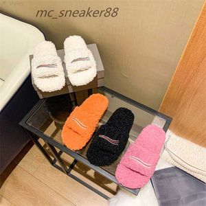 2023 Designer Luxurys Frauen Winter Slipper Fell Wolle Hausschuhe Flauschige Pelz Warme Buchstaben Sandalen Bequeme Größe 35-40