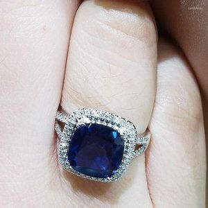 Fedi nuziali Temperamento Huitan Elegante anello blu con zirconi cubici per le donne Gioielli di moda per feste da donna progettati da Bling Ly