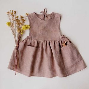 Flickans klänningar Retro Linen Tie Bandage Girls 'Dress med fickor Sommar Ny babyflicka ärmlös Casual Cotton and Linen Pinafore Dresses TZ023 T230106