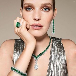 Серьги ожерелья устанавливают модную роскошную роскошность Godki 4pcs wae Waterdrop Ювелирные изделия для женщин Свадебная вечеринка зеленая кубическая циркония Дубайская свадьба