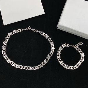 Acciaio al titanio Grande lettera B Collana a catena spessa femminile temperamento esagerato retrò orecchino glamour donna Punk placcato oro 18 carati braccialetto braccialetto gioielli hao 08