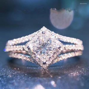 Anéis de casamento branco elegante corte princesa CZ feminino bling elegante anel de noivado de alta qualidade moda feminina jóias