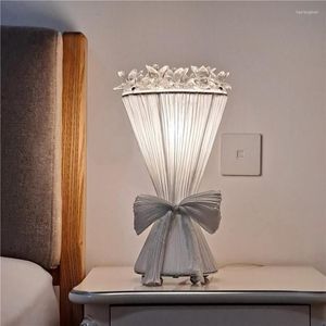 Bordslampor modernt tyg glas bukett lampa sovrum sovrum bröllop belysning dekor atmosfär europeisk lyx kreativ skrivbord