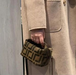 Luxury Designer Shoulder Bags online Suitcases handbag top Armpit Womens Vintage genuine Hand Crossbody Luggages