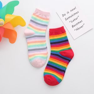 Calzini da donna Calze Arcobaleno a righe Harajuku Donna carina Kawaii Calcetines De La Mujer Meias Mulher Skarpetki Meia Femme Chaussettes Soc