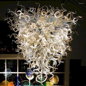 Kronleuchter Kostenlose Luftfracht Fein verarbeitete Luxus-Hausbeleuchtung LED-Lichtquelle Glanz Beige Farbe Kronleuchter aus Muranoglas
