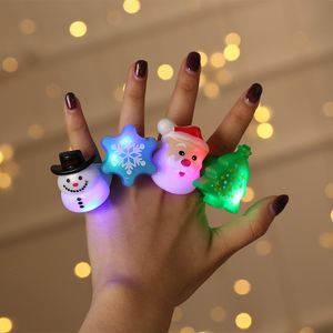 LED LIGHTED TOY Plashing Ring Ring Decorative Decorative Toys Acessórios para festa Papai Noel Árvore de natal Snowman Snowflake Elk Rings Glow Toys Gifts