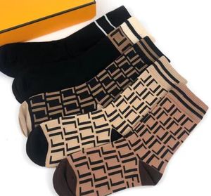 2023 Дизайнерские мужские и женские носки пять брендов роскоши спортивные носки Зимние сетевые буквы