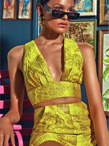 Kvinnors spårningsdräkter 2023 Summer Gold Deep V Neck Crop Top High midje Shorts 2 Piece Set Women Pass Celebrity Evening Club Party Outfits