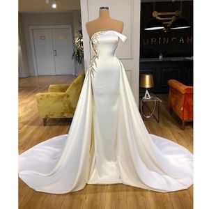 2023 Vintage A Line Wedding Dresses Satin Lace Appliques One Shoulder Crystal Beads Mermaid Sheath Bridal Gowns Detachable Train Overskirts Plus Size