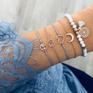 Pulseiras de link 5pcs/set feminina boho lotus mapa coração moon cadeia pingente pingente pulseira