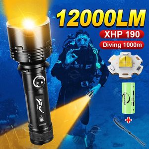 Flashlights facklor 12000 lm Super Bright Diving Flashlight Gul Light Recheble XHP190 Diving Torch 1000m Underwater Lamp IPX8 Vattentät ljus 0109