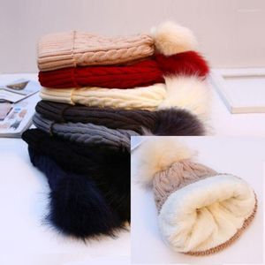 Berets Winter Women's Casual Thick Pom Poms Knitted Hats Twist Cable Warm Knit Beanies Skullies Gorros Inside Plush Curled