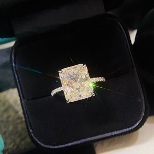 Designer de anel 5ct quatro garras quadrados anéis de diamante com linha de diamante anel de diamante de prata esterlina 925