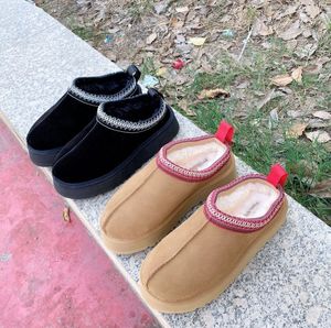 مصمم أحذية الحذاء 2024 أحذية جلد الشتاء من جلد الغنم النسائي تسمان نعال Tazz Tazz الكلاسيكية البغال الكستناء
