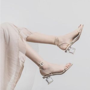 Sandaler 2023 Transparent för kvinna Summer Block klackar Skor Kvinnlig lyxig klänning Låg häl Sandalias Striptease