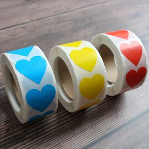 Embrulhado de presente adesivo de coração em branco 500 pcs por rolo de roll coloras colorias cartões de gaiolas rótulos de vedação pacote decoração