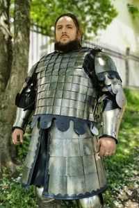 Sahne Wear Rusya Botn All-Armor Fight Buhurt Slav ölçekleri ve brigandin satın alıyor.