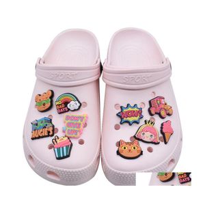 Schuhteile Zubehör Charms Großhandel Kindheitserinnerungen Niedliche Prinzessin Rosa Blumen Eiscreme Katzen Cartoon Croc PVC Dekoration Bu Dh7Vw