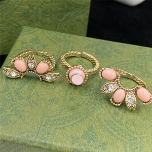 3 -stycken blommig designer ringer kvinnor diamantblommor ring sammanlåsande bokstäver anello personlighet ringar smycken med låda