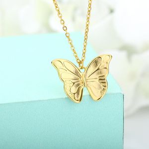 Colares de pingentes de colar de borboleta de aço inoxidável para mulheres para mulheres Cadeia de cores dourada moda 2023 Chrismas Jewelry Gift