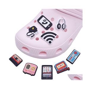 Parti di scarpe Accessori Charms Ricordi d'infanzia all'ingrosso Radio Tv Gioco Cartoon Croc Pvc Decorazione Fibbia Gomma morbida Zoccolo Fast Dhy3Q